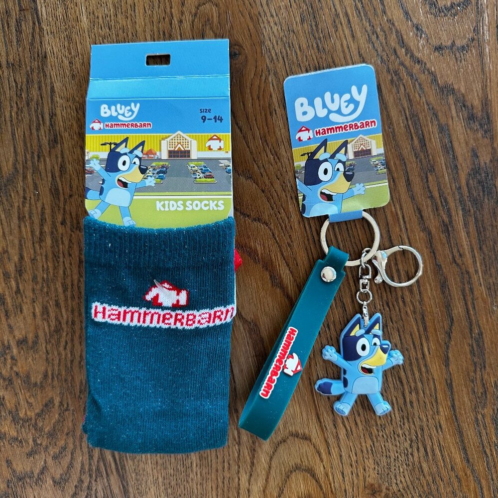 Bluey Hammerbarn Socks and Key Ring Bundle Bunnings Exclusive Rare - Picture 2 of 3